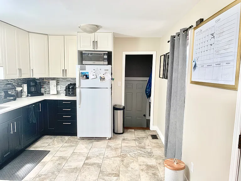 2 Cynthia St — Photo 15
