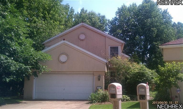 1st image of 1304 Village Dr