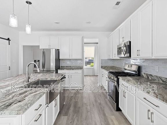 4th image of 1415 Waltham Ln