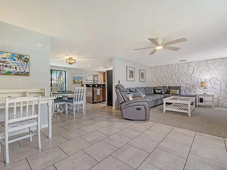 6061 Border Ln — Photo 19