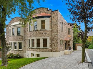 38 Church Hl, Westmount, QC H3Y2Z9