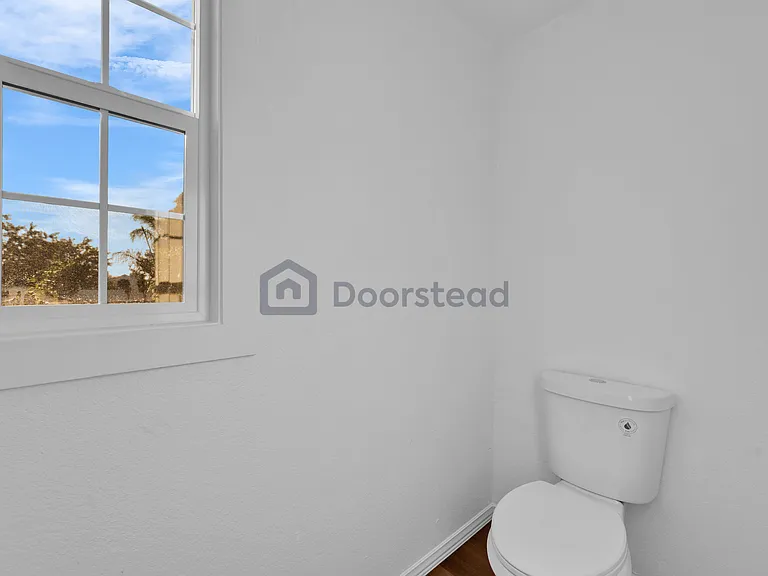 26150 Coronada Dr — Photo 35