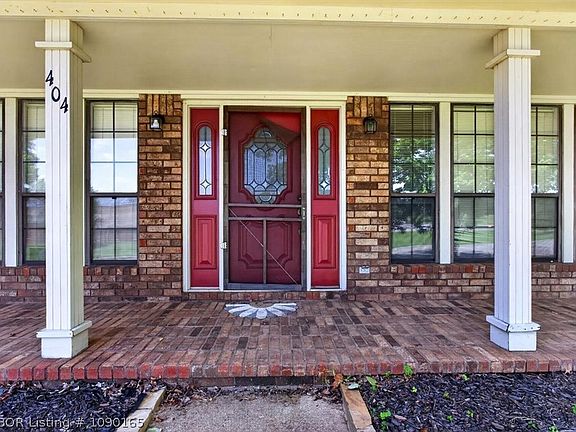 5th image of 404 Ridge Dr