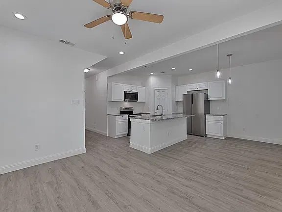 3 bed, 1452 sqft, $1,800 — Photo 4