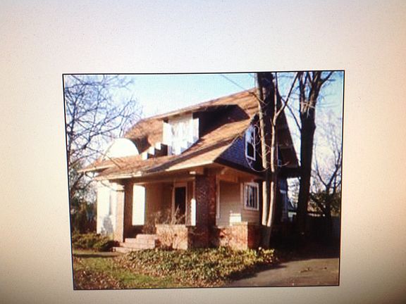 2nd image of 1160 W 8th St