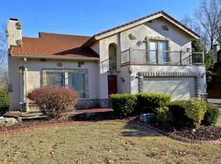 2774 Heritage Lndg, Saint Charles, MO 63303