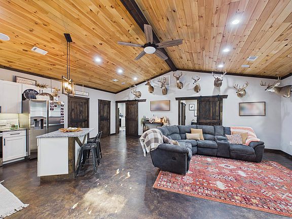 3rd image of 106 W Prosperity Rd