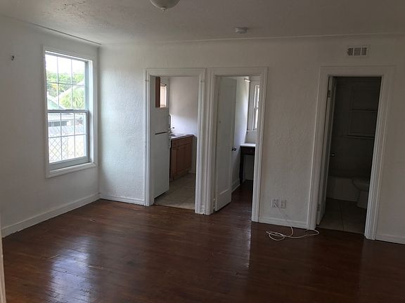 3rd image of 2027 1st Ave N APT 5