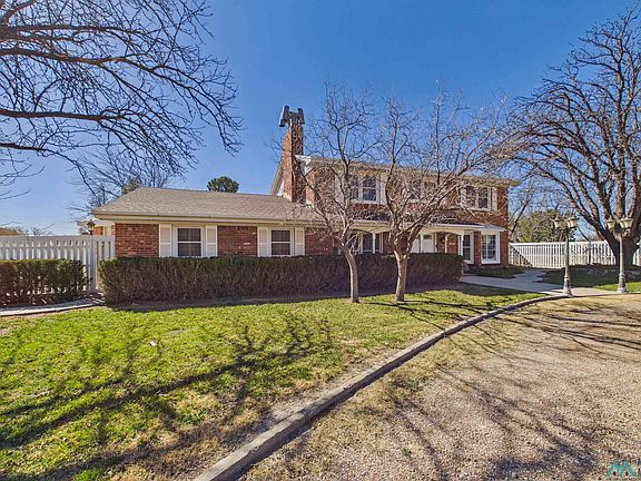 2nd image of 2806 W Country Rd