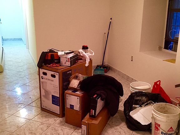 2nd image of 211 W 85th St APT Bw