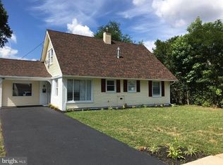 31 Bendix Ln, Willingboro, NJ 08046