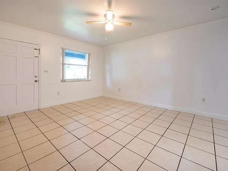 6170 SW 43rd St #1-2 — Photo 11
