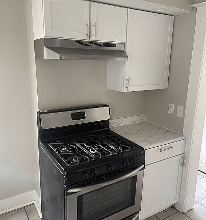 2nd image of 261 Henrietta St #3