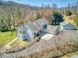 288 Songbird Ln, Sylva, NC 28779