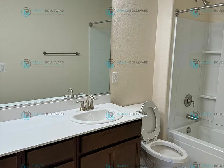 1011 Middle Gate Rd — Photo 13