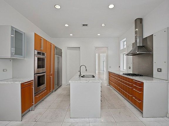 4th image of 6205 Laguna Path N #0