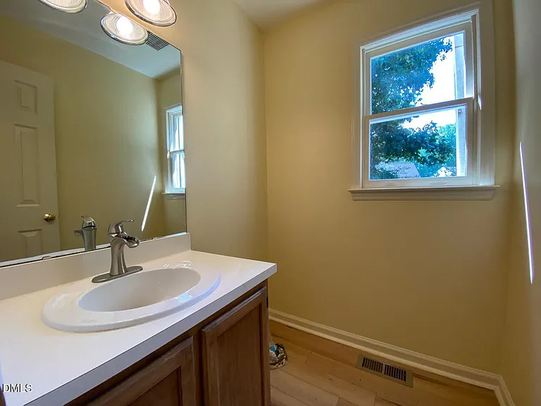1704 Kingston Heath Way — Photo 8