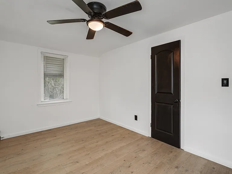13891 Fairmount Dr — Photo 20