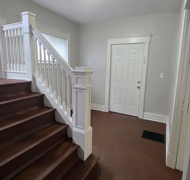 2508 Mersington Ave — Photo 4