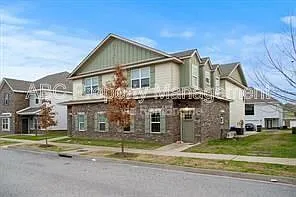 3 bed, 3.5 bath, 1842 sqft, $1,999 — Photo 1