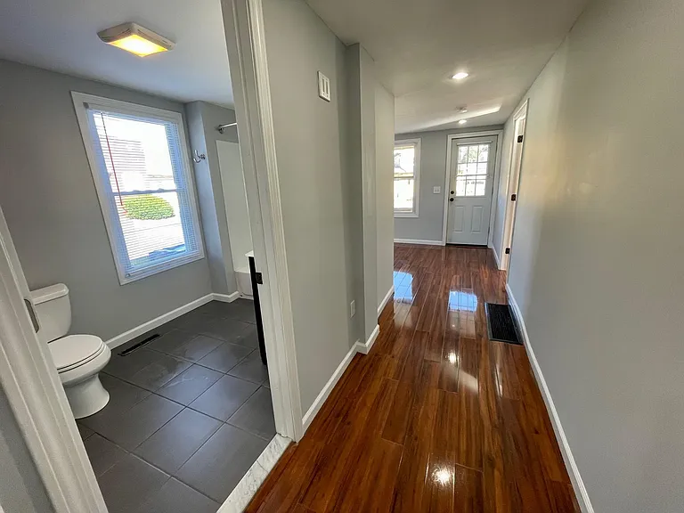 8 S Center St #1 — Photo 9