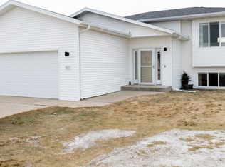 4618 37th Ave NW, Mandan, ND 58554