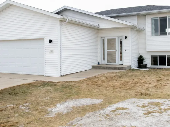4618 37th Ave NW, Mandan, ND 58554