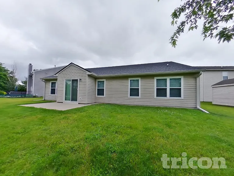 2880 Lakestream Dr — Photo 20
