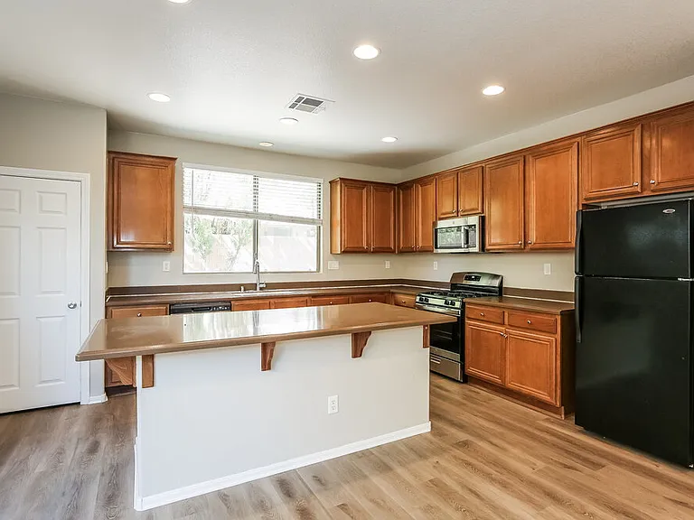 4344 Desert Home Ave — Photo 7