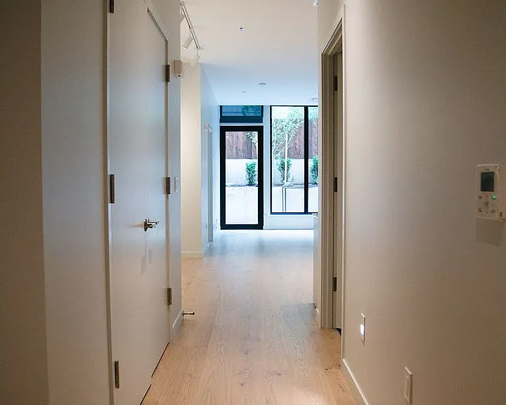 2871 SE Division St — Photo 25