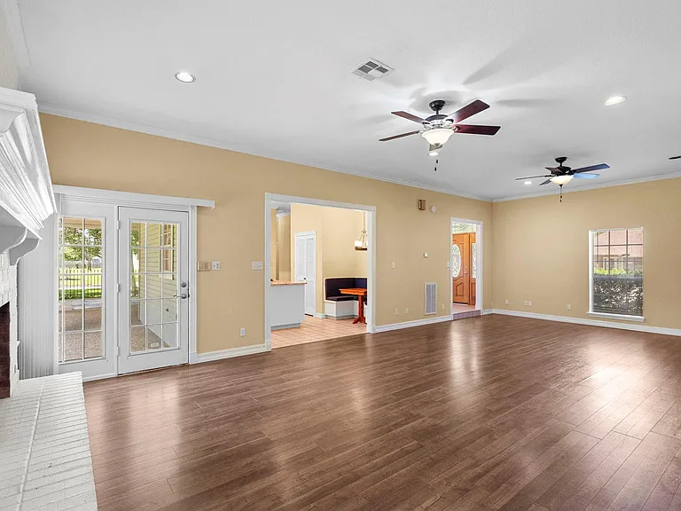 616 Westwood Cir — Photo 12