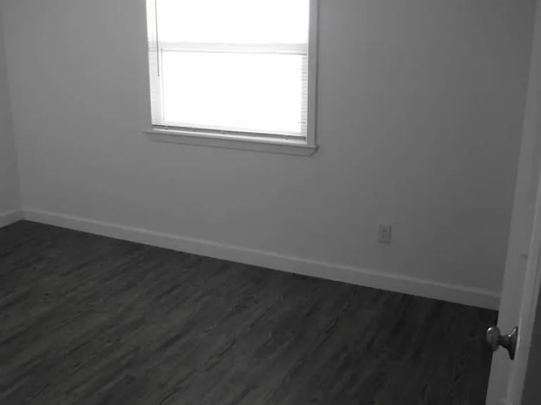 1637 N James Ave — Photo 5