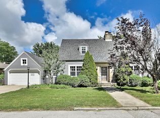 6610 Palma Ln, Morton Grove, IL 60053