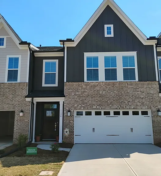 1124 Bell Heather Rd — Photo 2