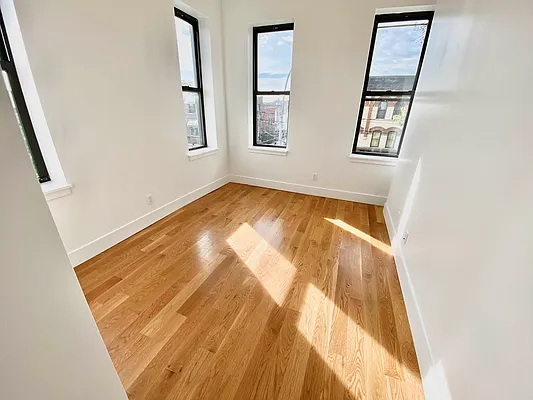 Rented by Papp Realty | media 5