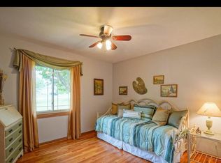 5901 Rebel Dr, Lincoln, NE 68516