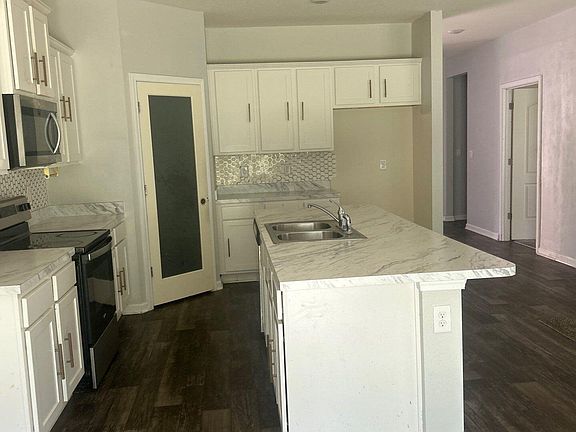 3rd image of 15703 STRAWBERRY ROAN Court
