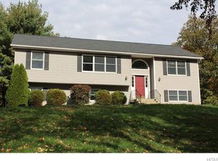 160 South St, Marlboro, NY 12542