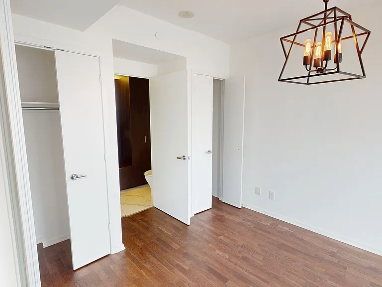 1 Bloor St E #4407 — Photo 25