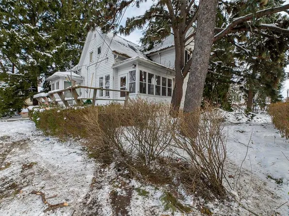 204 N Queen St, Whitewater, WI 53190