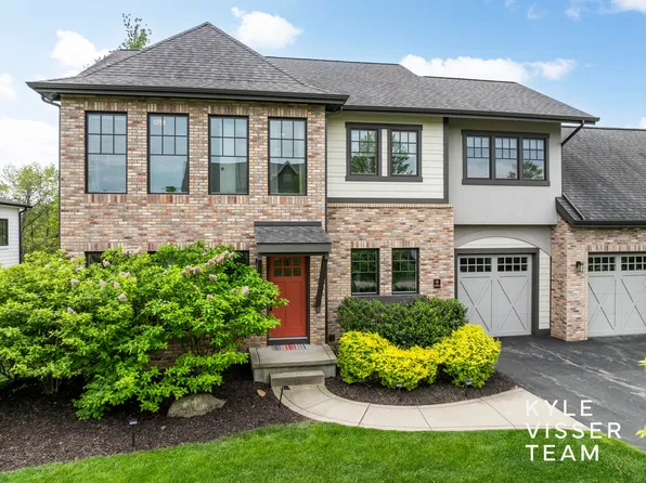 3940 Balsam Waters Dr NE, Grand Rapids, MI 49525