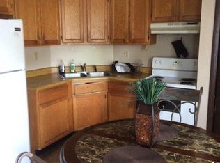 1083 Gillingham Rd, Neenah, WI 54956