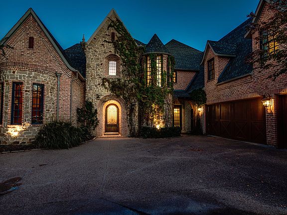 5th image of 3108 Lake Creek Dr
