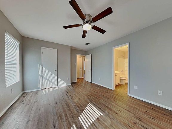 2nd image of 1529 Queens Brook Ln