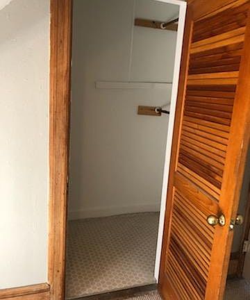 2nd image of 1672 N Astor St #3