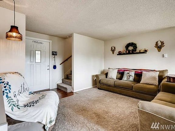 4th image of 12121 12123 108th Av Ct E