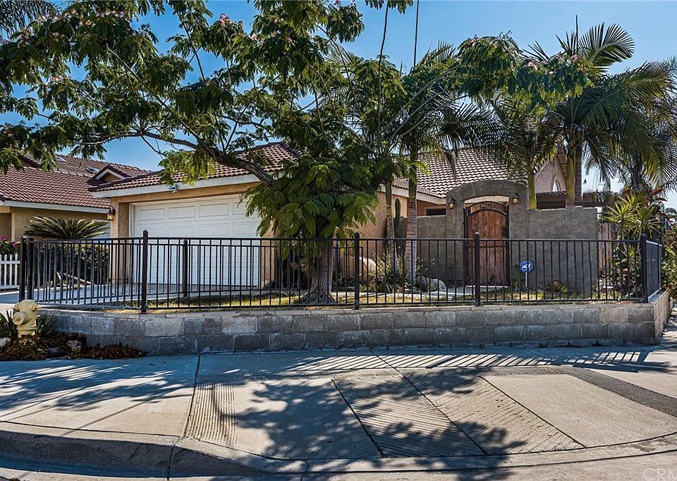 1st image of 11373 Larchwood Dr