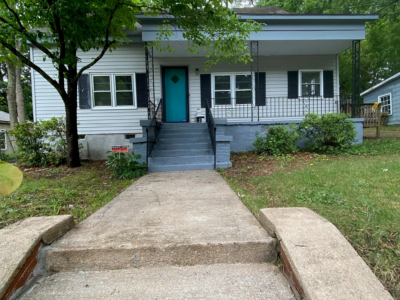 3 bed, 1400 sqft, $1,200 — Photo 1