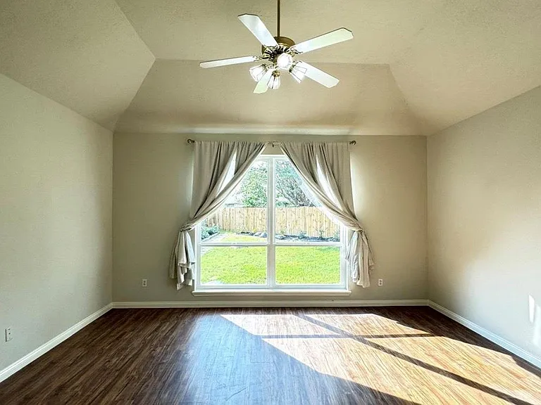 5015 Cottonglen Ct — Photo 9