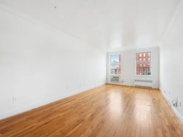 2294 Frederick Douglass Boulevard image 7 of 17